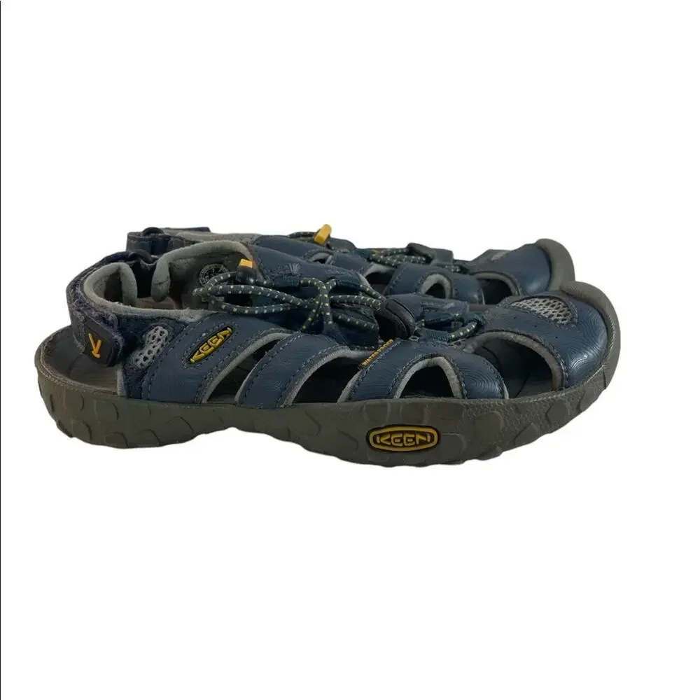 Keen kids waterproof sandals size 2 Preowned